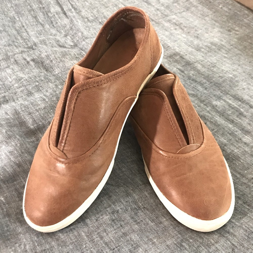 FRYE Mindy Tan Leather Slip-On Shoes | 7.5